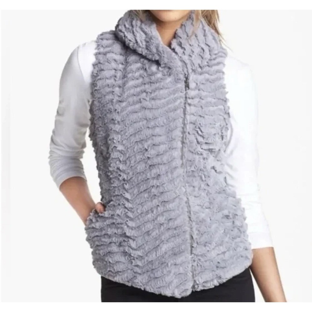 Patagonia Pelage Vest Women's XS Gray Faux Fur Full Zip Cozy Outdoor Atheisure